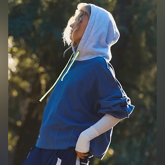 NWT Free People x FP Movement End Game Hoodie in Blue Combo - Picture 2 of 15